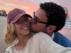 Sydney Sweeney, 28, foi girada por Scooter Braun, 44, em vídeo filmado em um PDA pelo casal durante férias na Austrália