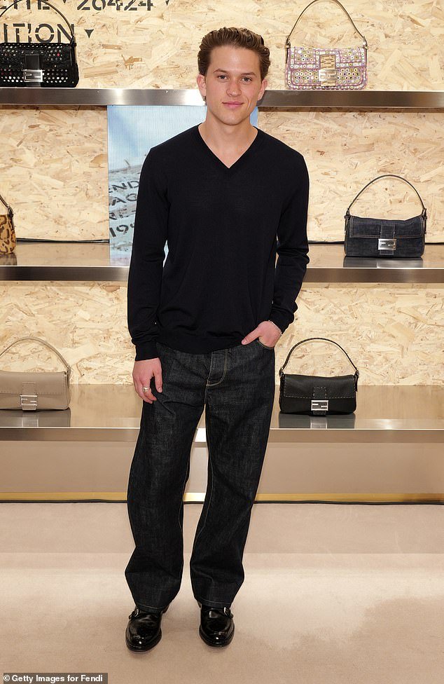 108736579-15832845-Reese_Witherspoon_s_son_Deacon_Phillippe_attended_a_Fendi_event_-a-18_1779250586644.jpg