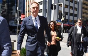 A lenda olímpica australiana Neil Brooks retira a acusação de fraude de US$ 2 milhões após quase 10 anos de batalha legal