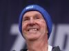 O ícone da AFL Neale Daniher morre aos 65 anos após uma longa batalha contra a doença do neurônio motor