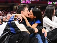 Kylie Jenner e Timothee Chalamet se beijam apaixonadamente enquanto torcem pela vitória dos Knicks