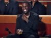 Kevin Hart defende a piada de Tony Hinchcliffe sobre George Floyd depois que Chelsea Handler chamou o comediante de ‘racista’