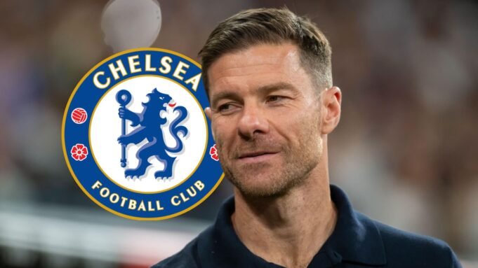 1778727193_Xabi-Alonso-with-Chelsea-badgew.jpg