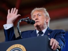 Trump diz que acordo de paz com o Irã reabrirá Estreito de Ormuz depois de ‘basicamente negociado’