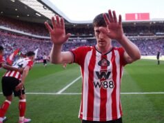 Sunderland garante vaga na Liga Europa com vitória por 2 a 1 sobre o Chelsea