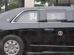 Trump deu entrada no hospital Walter Reed pela segunda vez em 7 meses devido a problemas de saúde mental, mãos machucadas e tornozelos inchados