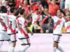 Aos 89 anos, ele deixa a Espanha pela primeira vez na vida para assistir ao Rayo Vallecano disputar uma final europeia a 2.200 quilômetros de casa
