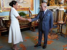 Rainha Maori da Nova Zelândia mantém discussão “sincera” com o Rei Charles no Palácio de Buckingham