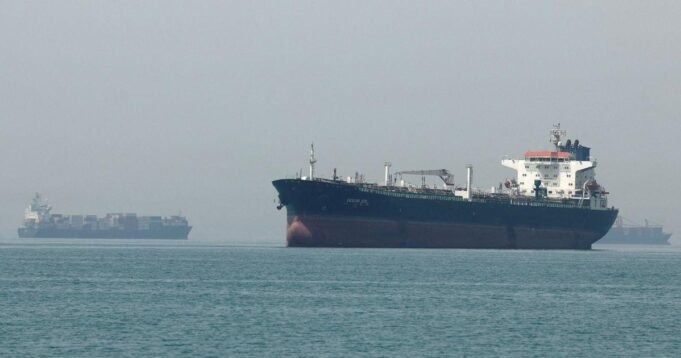 22vessels-in-hormuz.jpg