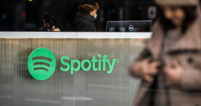 230925-spotify-office-ew-1250p-698b53.jpg