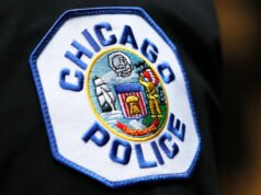 5 policiais de Chicago atropelados por carro enquanto dispersavam multidão