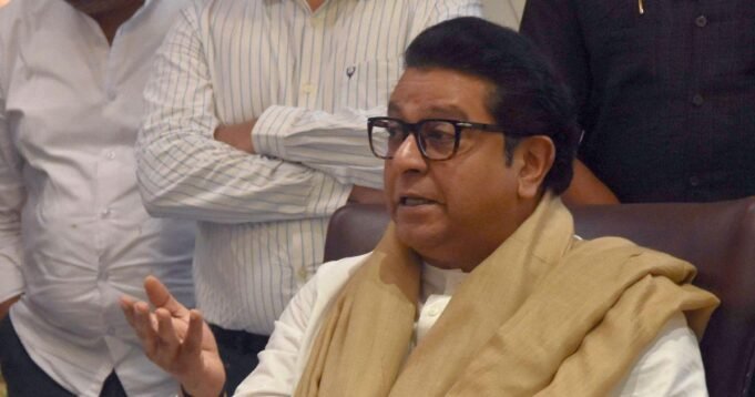 24raj-thackeray.jpg
