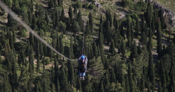 25zipline.jpg