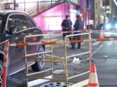 Mulher morre em Nova York após entrar em bueiro aberto