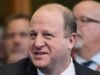 Democratas do Colorado criticam o governador Jared Polis por comutar sentenças de negação de eleitores