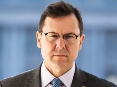 O deputado Tom Keen não foi visto em seu distrito de NJ, onde os eleitores ficaram divididos por sua misteriosa ausência