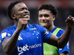 Cruzeiro venceu a Chapecoense por 2 a 1 e subiu para o Brasileiro
