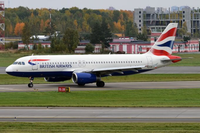 British_Airways_G-EUUD_Airbus_A320-232_37009328003.jpg