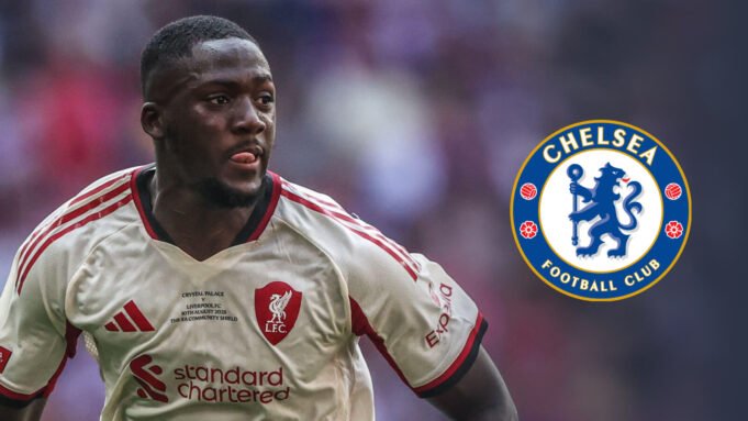 F365-Ibrahima-Konate-with-Chelsea-badge-1-1.jpg