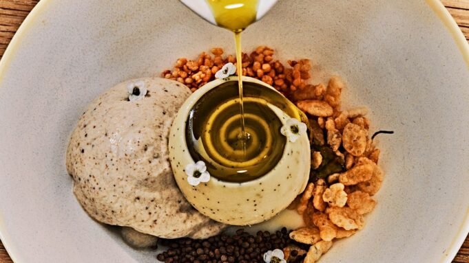 FOOD-SCENE-LYSEE-050126-NYrkr-Lyssee-170.jpg
