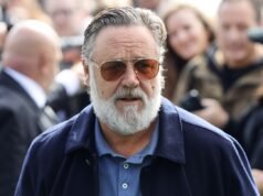 Russell Crowe defende mudança brusca de fãs: “Qual é o seu problema?”