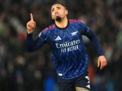 Qualquer jogador pode ganhar títulos com vários clubes.