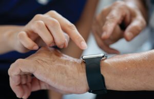 Wearables de IA para monitoramento remoto de pacientes