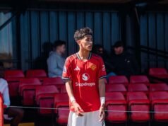 Norman Whiteside desafia JJ Gabriel a se tornar o artilheiro mais jovem do Manchester United.
