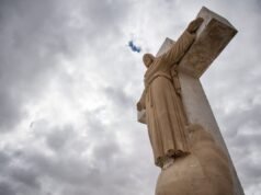 Administração Trump processa diocese católica do Novo México por terras