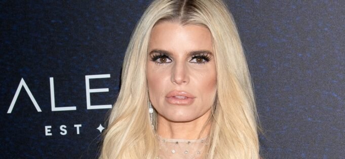 Jessica-Simpson-event1-1300.jpg
