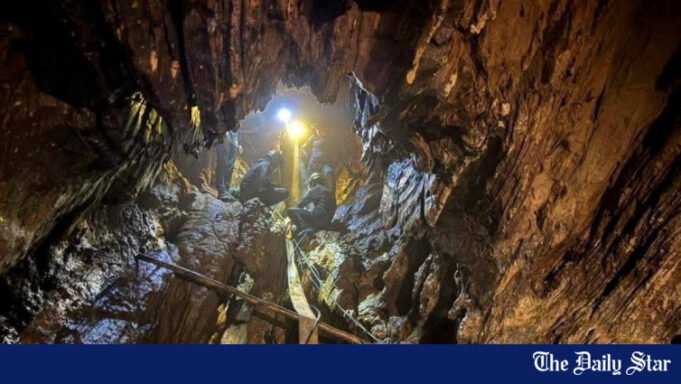 Laos20cave.jpg