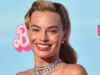 Por que Margot Robbie deixou crescer as axilas ‘peludas’ para ‘O Morro dos Ventos Uivantes’?