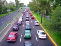 Dirigindo na estrada da Cidade do México