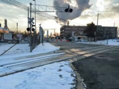 Trabalhador de uma fábrica de produtos químicos em NJ morre após cair em um tanque de óleo mineral – NBC Nova York