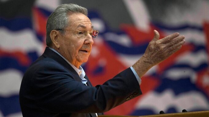 Raul-Castro-AP.jpg