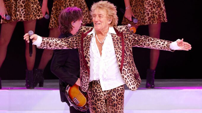 Rod-Stewart-Live-GettyImages-2230204831-H-MAIN-2026.jpg