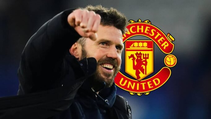 TT-Michael-Carrick-smiling-with-Man-utd-badge-1-1-2.jpg