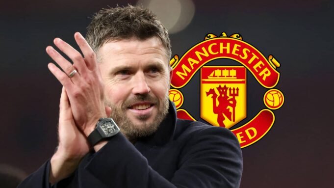 TT-Michael-Carrick-with-Man-utd-badge-1-1-1.jpg
