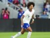 O zagueiro americano Richards corre para estar apto para a Copa do Mundo após lesão no tornozelo