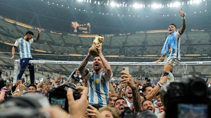 WCup_World_Cup_Preview_Soccer_56_57.jpg
