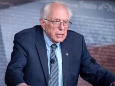 Bernie Sanders ataca repórter por postagem do candidato do Maine no Reddit