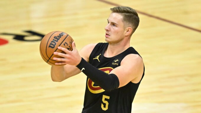 cavs-doomed-unlucky-bounce-ecf-game-1-collapse-vs.jpg