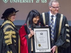 Buffy Sainte-Marie perdeu seu título honorário da Universidade de Toronto por causa de declarações sobre povos indígenas