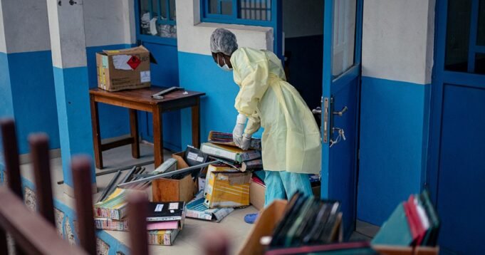ebola-gettyimages-2276106728.jpg