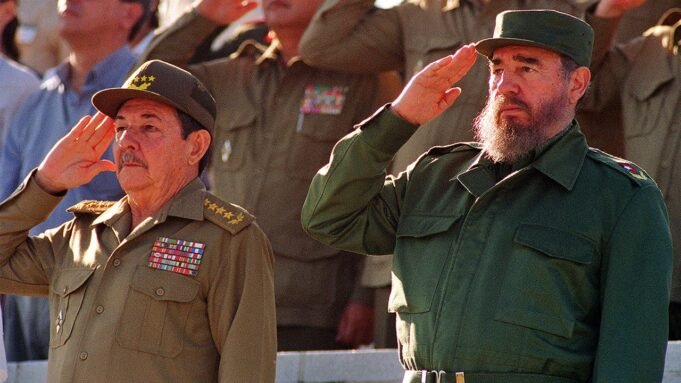 fidel-raul-castro-cuba-rally.jpg