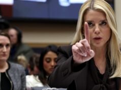 Pam Bondi se recusou a dizer se Trump influenciou a divulgação dos arquivos de Epstein
