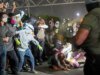 A polícia de Newark do prefeito Barack está ausente enquanto o ICE aplica spray de pimenta no protesto