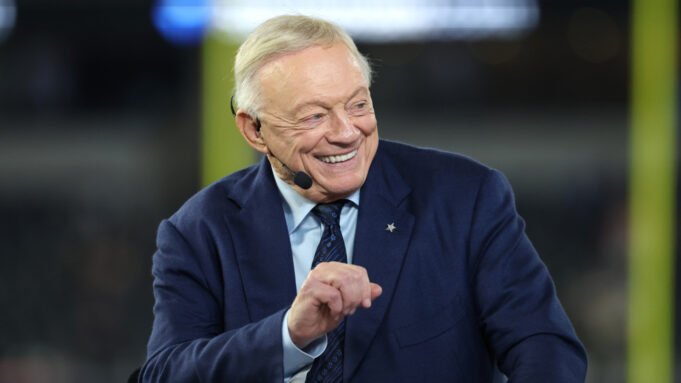 jerry-jones-cowboys-gets-rave-reviews-sneaky.jpg