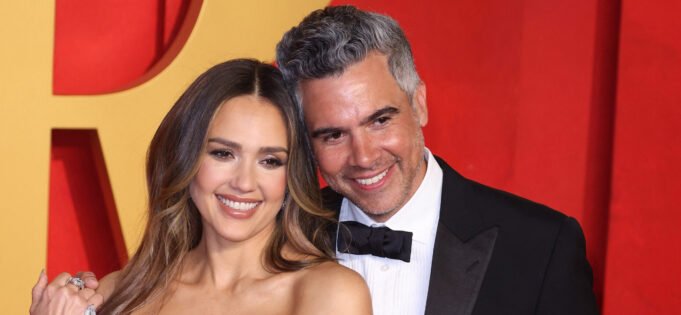 jessica-alba-cash-warren-scaled-e1780092294445.jpg