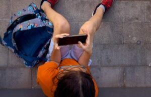 O Canadá deveria proibir os jovens de usar as redes sociais? 75% dizem que sim em uma nova pesquisa nacional